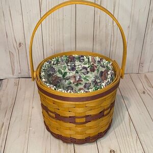 Longaberger 1996 Basket with Floral Lining and Plastic Insert like new